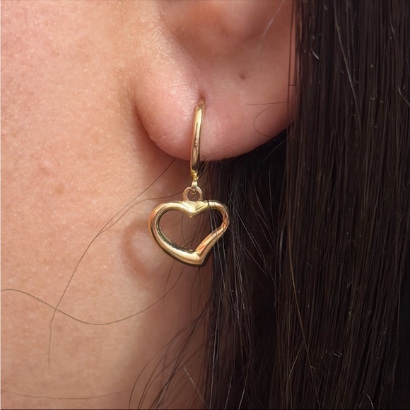 14K Yellow Gold Heart Dangle Huggie Hoop Earrings real Gold Drop 1g New - Picture 4 of 5
